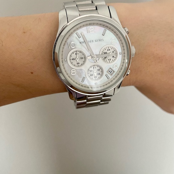 Micheal Kors Women’s Watch MK5304 - Picture 4 of 6